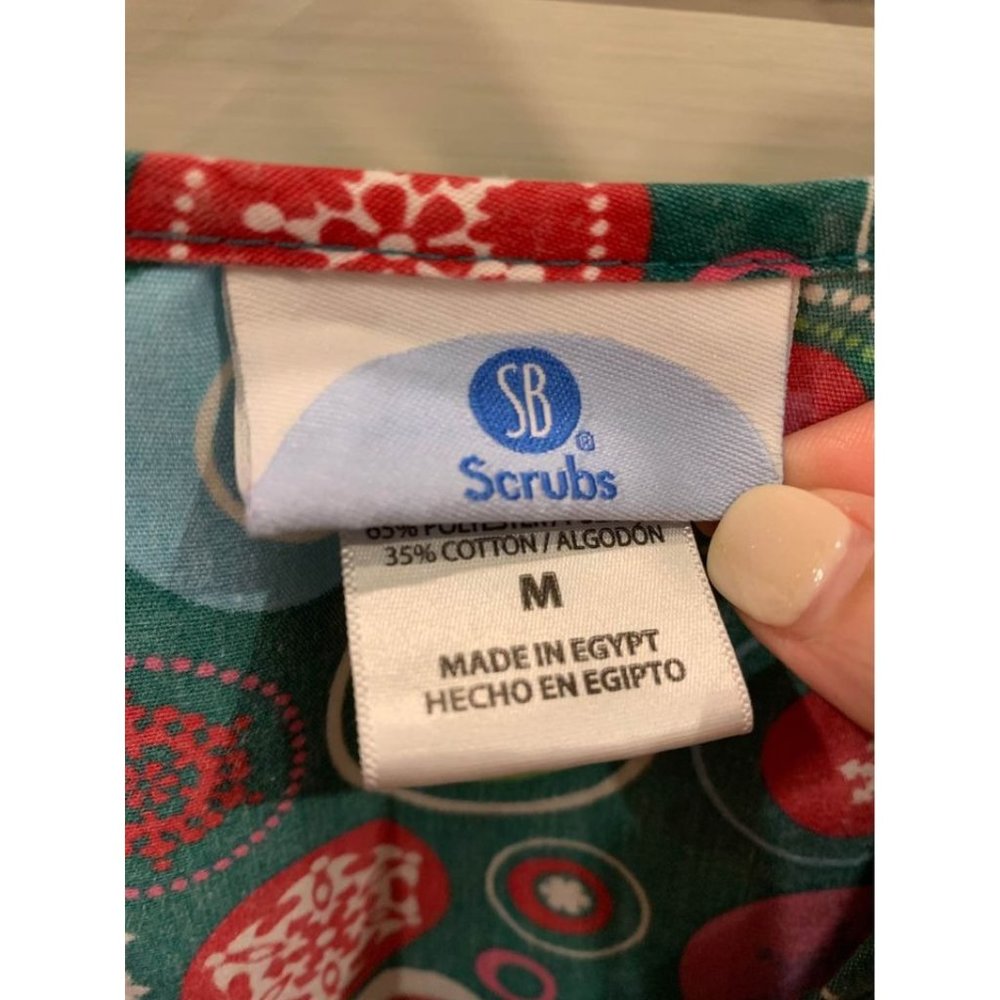 Christmas ornaments womens medium multi colored medical scrub top (bin CC) - Picture 4 of 4